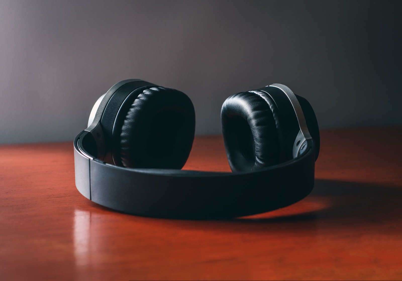 Best Noise-Cancelling Headphones in 2026: Top 7 Compared