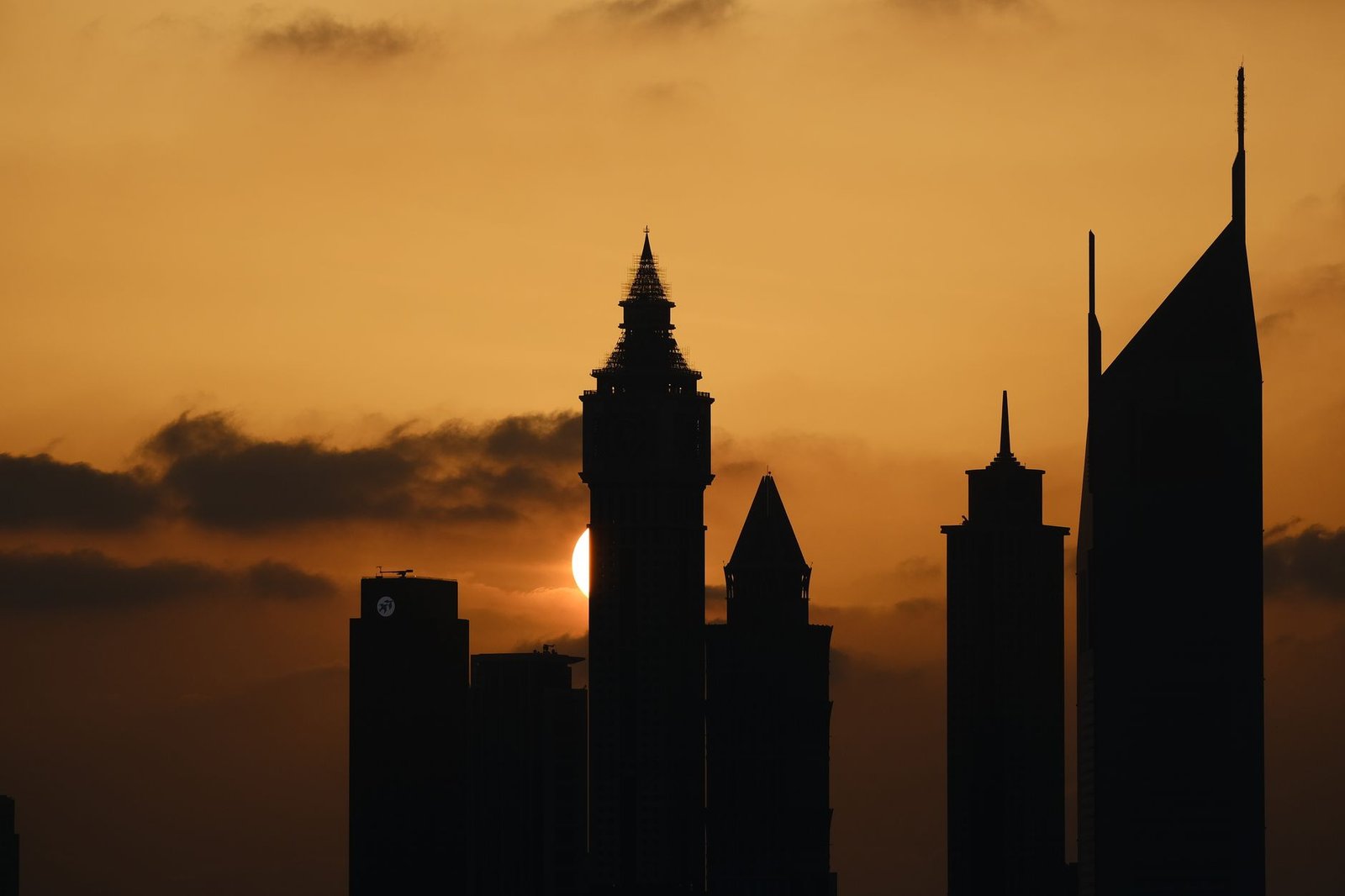 Tallest Buildings in the World: Top 10 Ranked by Height