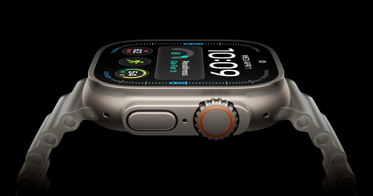 Apple Watch Ultra 4 in titanium