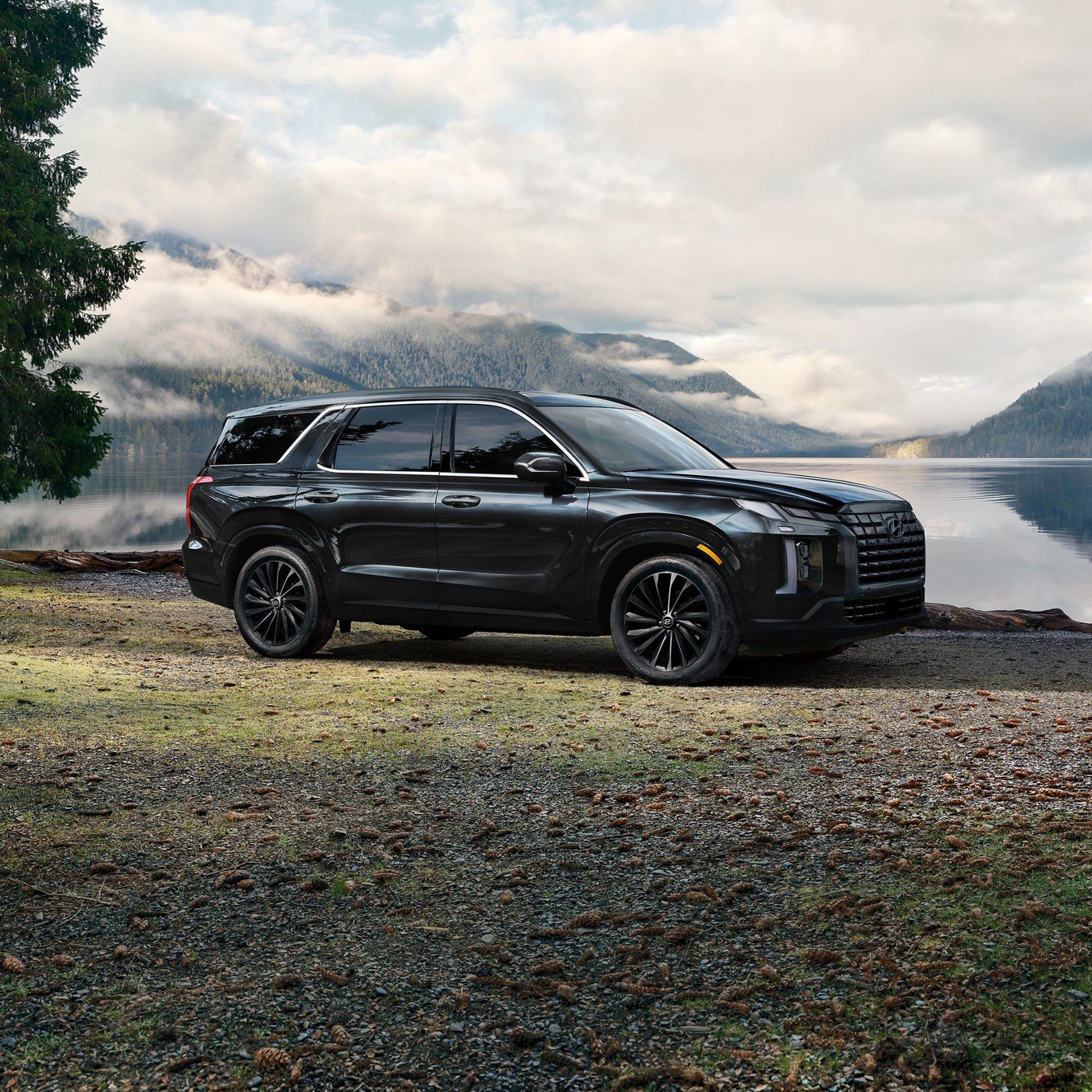 Hyundai Palisade three-row SUV parked outdoors