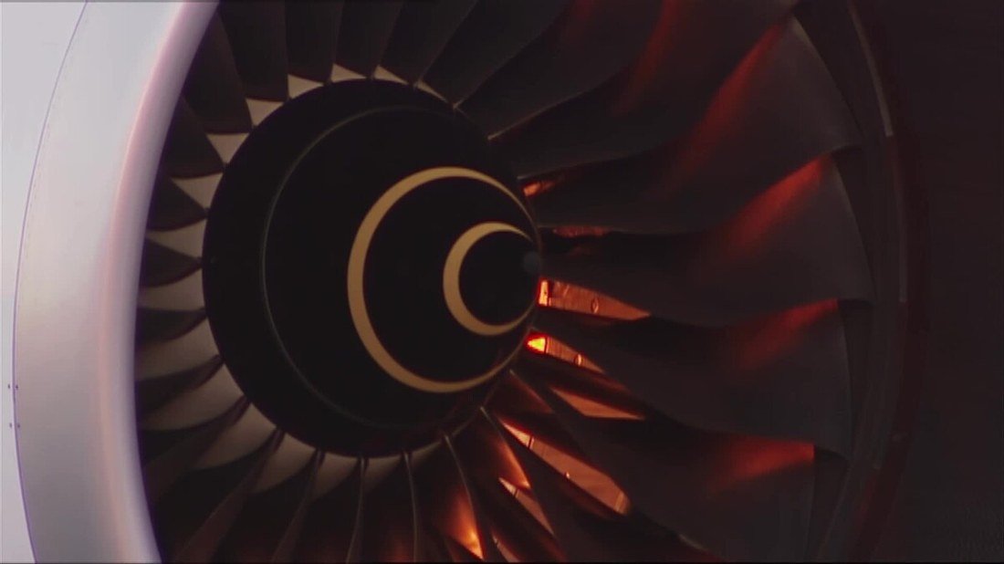Close view of the fan blades and spinner of an Airbus A380 engine
