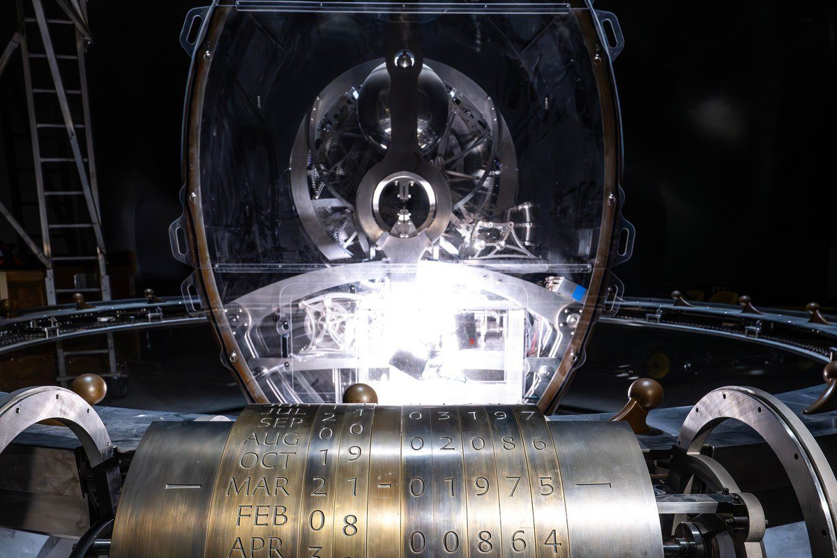 Glass dome over the date display rollers of the 10,000 Year Clock
